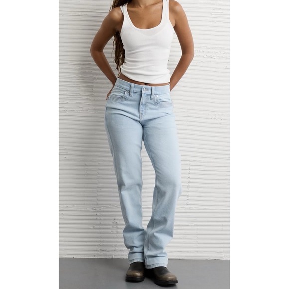 American Eagle Outfitters Denim - American Eagle Curvy Straight High Rise Jeans 2 Short 28x28 Light Wash NWT